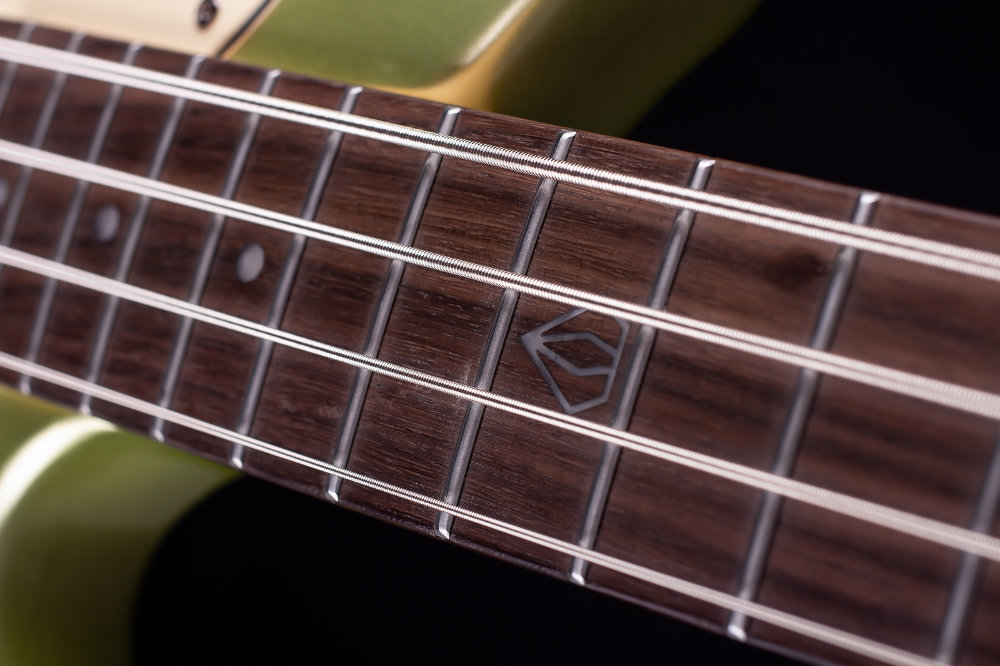 Magneto Guitars, Ruby Bass, Short-Scale, Olive Whisper - Image 3